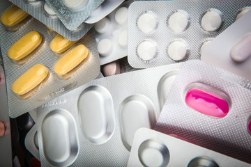 Résumé possible de la question : Quels sont les médicaments qui interagissent avec le Viagra/sildénafil ou qui présentent des interactions graves avec celui-ci ?